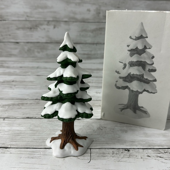 Department 56 “Village Porcelain tree small”
As is repaired see description - Picture 3 of 10